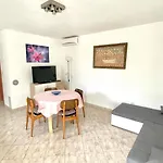 Cosy - Island Apartment